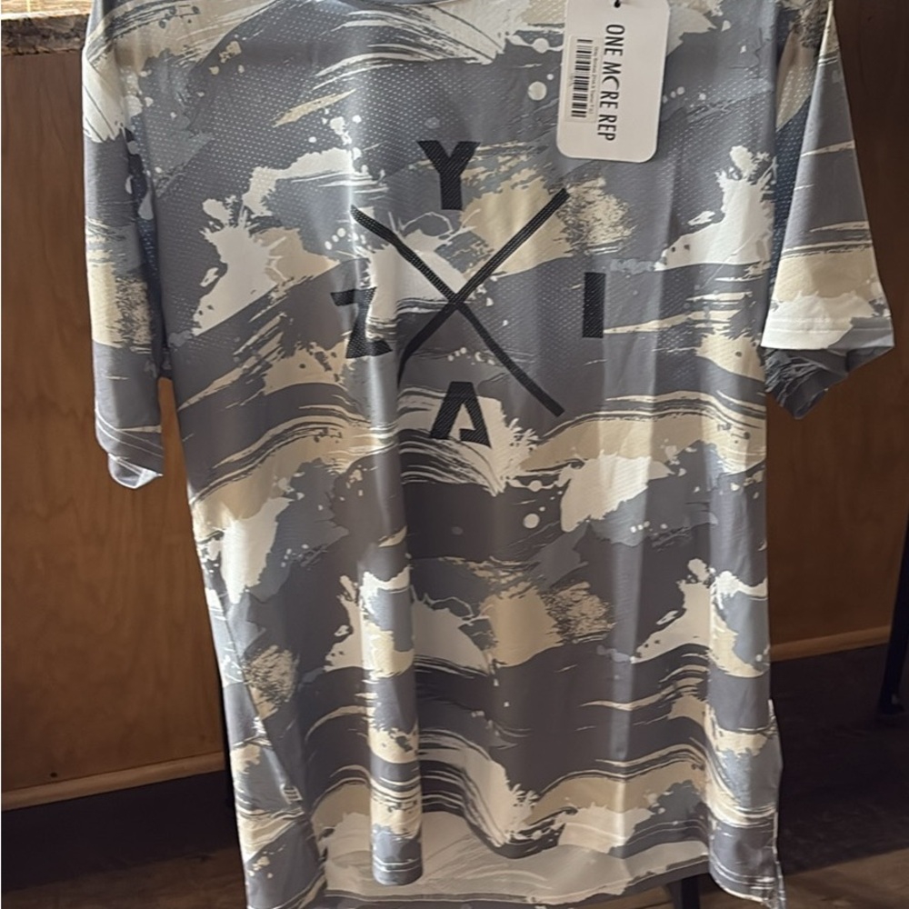 Active USA Gray and Cream Short Sleeve Tee